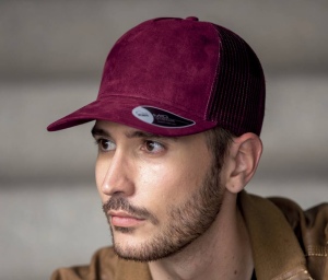 Casquette style trucker en faux daim