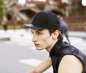 Casquette snapback en carbone
