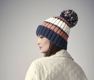 Bonnet rayé avec pompon
