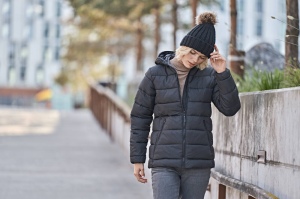 Doudoune à capuche en polyester recyclé
