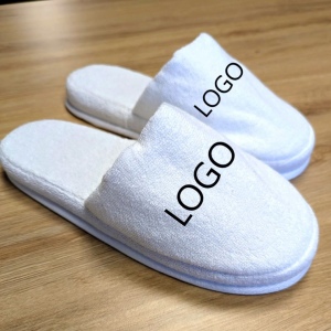 Chaussons de luxe en micro éponge avec logo brodé