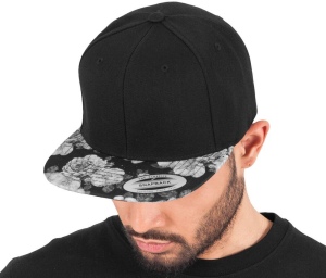 Casquette 6 pans impression rose sur la visière