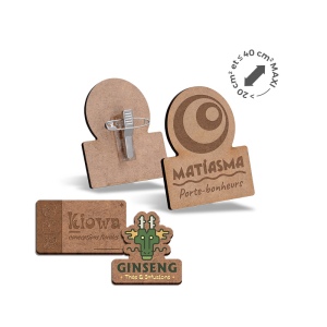 BADGE MDF EP 3mm AVEC PINCE-EPINGLE ENTRE 20 cm2 ET 40 cm2 MAXI