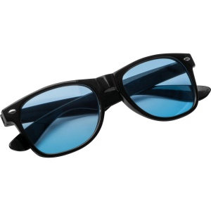 Lunettes de soleil avec monture en plastique noir et verres colorés