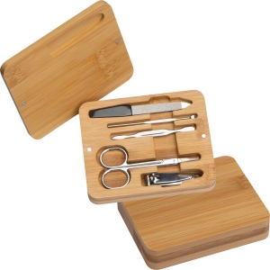 Set de manucure dans un étui en bambou