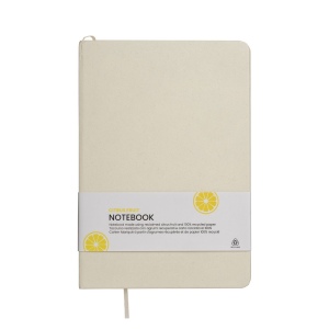 Carnet de notes avec couverture en résidus de fruits et fermeture élastique