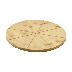 Cette planche généreuse en bambou certifié FSC 100% est idéale pour une utilisation polyvalente dans la cuisine