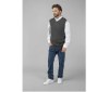 Pull sans manche col v