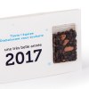 Carte originale avec graines d'arbres en capsule