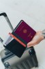 Porte-passeport en RCS avec géolocalisation Trackmate