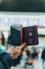Porte-passeport en RCS avec géolocalisation Trackmate
