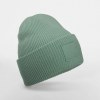 Bonnet à large revers avec patch ton sur ton