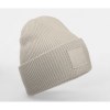 Bonnet avec empiècement carré