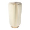 Lampe LED en papier pliable Coollux Aurora Tall sur base en bois, 32cm