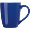 Tasse colorée et intérieur blanc