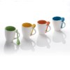 Tasse en porcelaine avec cuillère