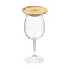 Un élégant couvercle pour verre à vin en bambou certifié FSC 100%, idéal comme petite assiette pour les entrées, les amuse-bouches ou les tapas