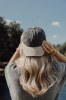 Casquette à 6 panneaux en coton sergé bicolore BEAU AWARE™
